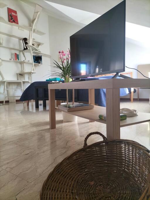 La Casa Di Marta - Ampia Ed Accogliente Mansarda In Piazza Statuto Apartment Turin Luaran gambar
